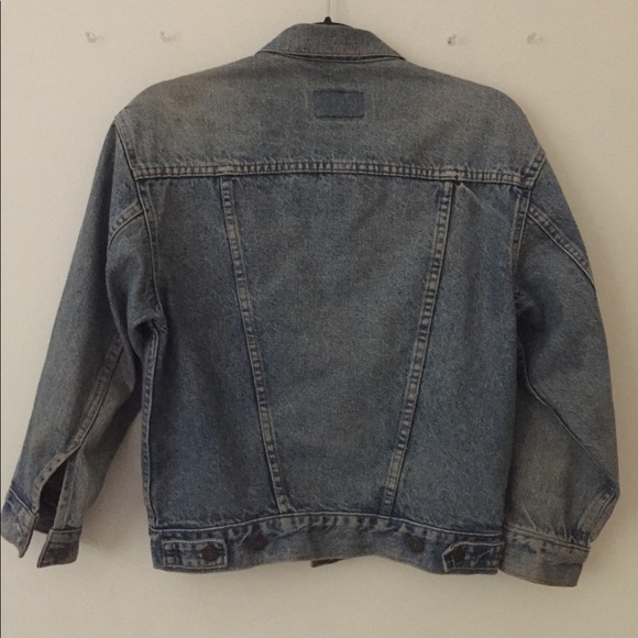 Vintage distressed Levi’s denim jacket - Picture 4 of 5